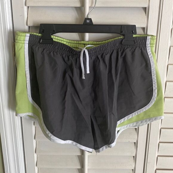 Arizona active shorts with mesh lining & inside pocket. Woman’s M. Worn Once. - Picture 1 of 4